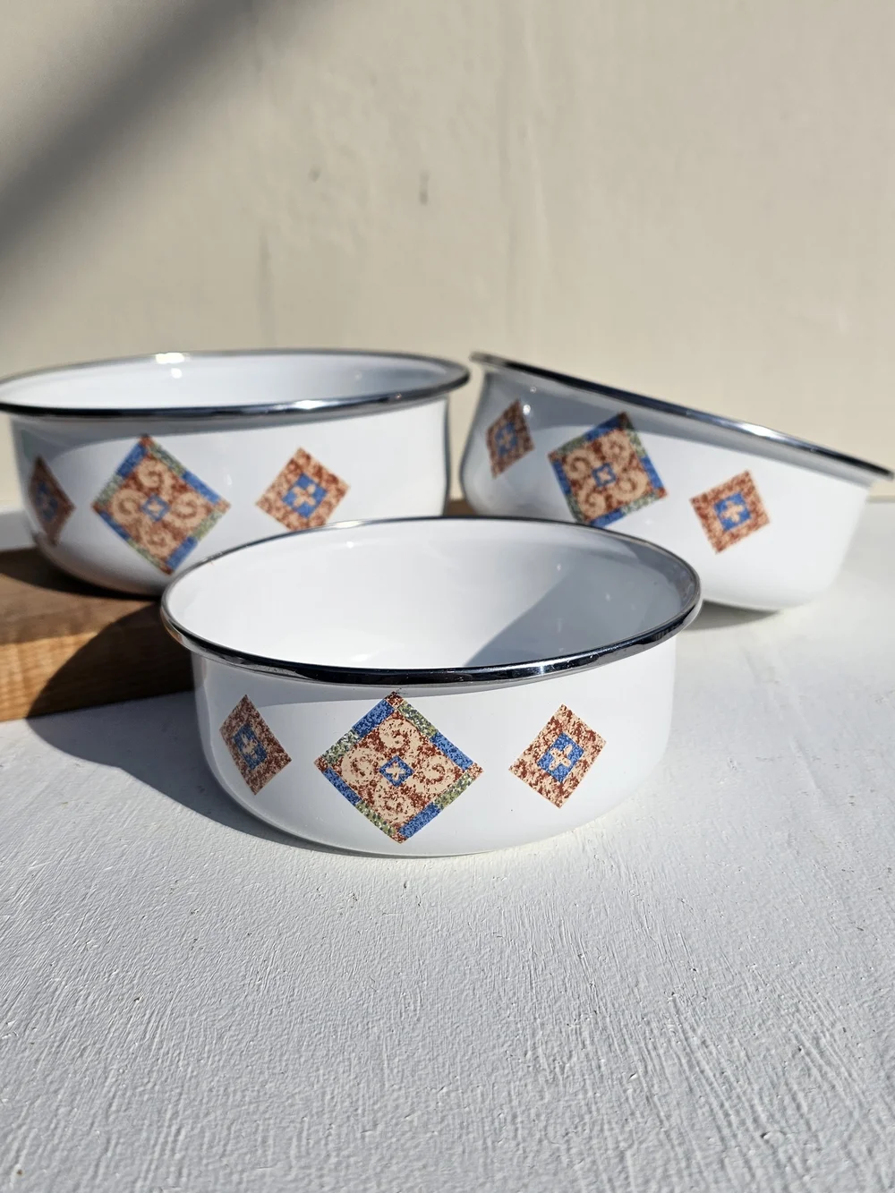 White Enamel Nesting Bowls with Decorative Tile Motif - Set of 3